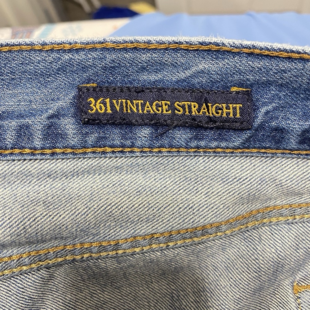 Lucky Brand 361 Vintage Straight Jeans Men 36x31 Blue Distressed Relaxed - Picture 4 of 14